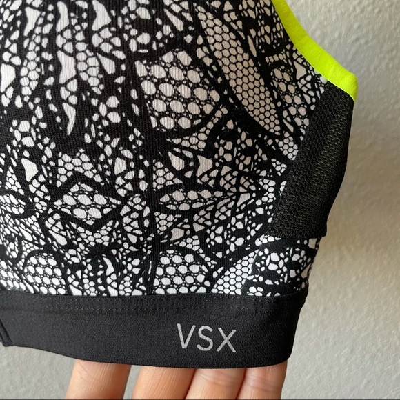 Victoria’s Secret VSX Incredible Sports Bra 32A - Picture 2 of 11